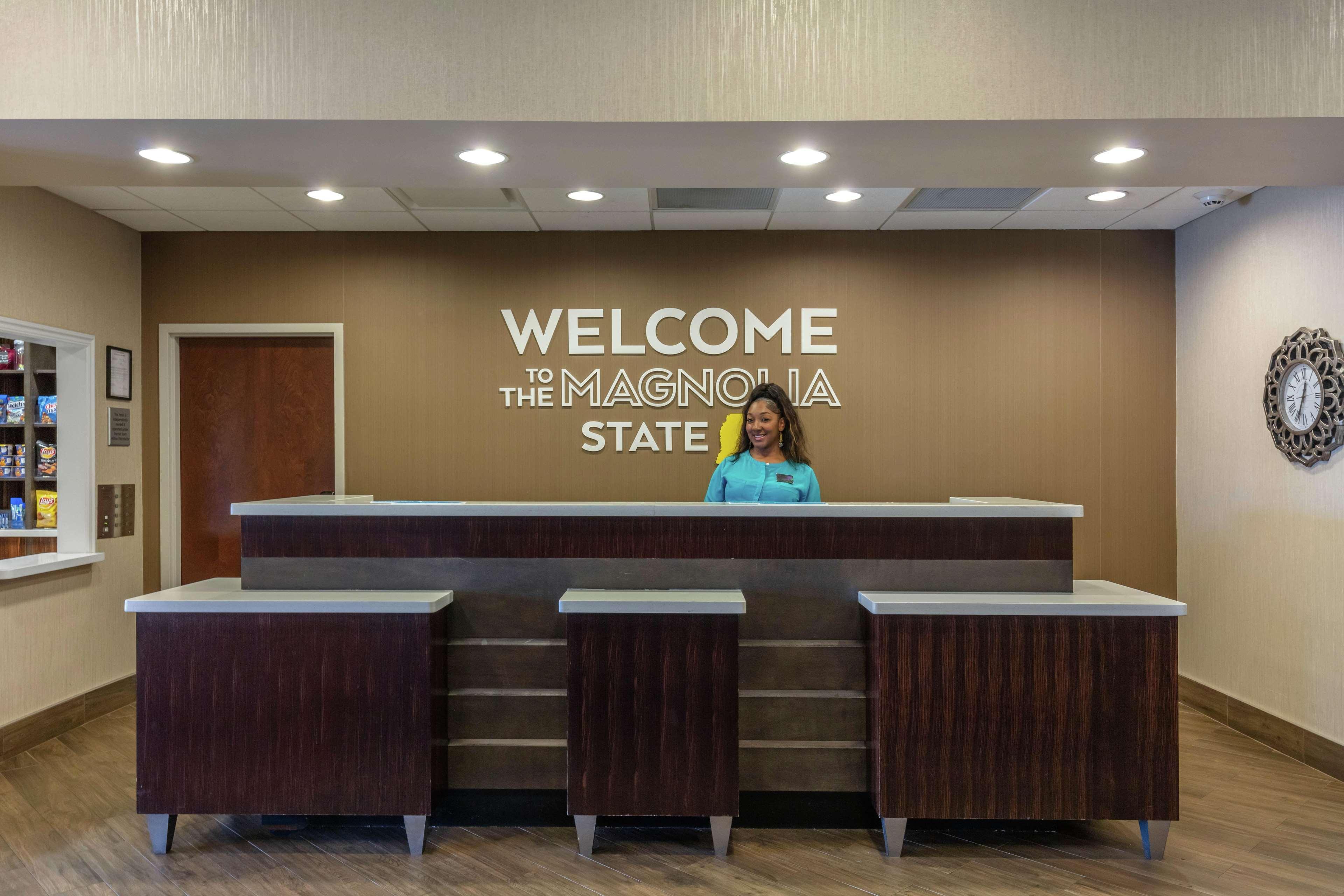 Hampton Inn And Suites Columbus, Ms Exterior foto